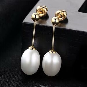 •Luxurious Timeless S925 Sterling Silver 8-9mm Natural Freshwater Pearl Earrings
